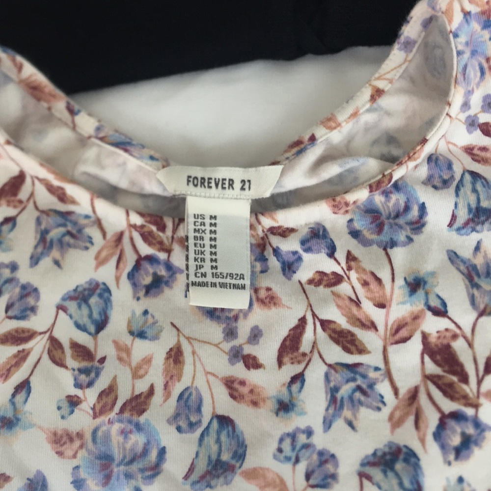 Crop Tops 2 for $12 - Picture 5 of 8
